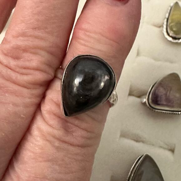 Black onyx dainty pear gemstone ring silver overlay adjustable - Picture 1 of 6